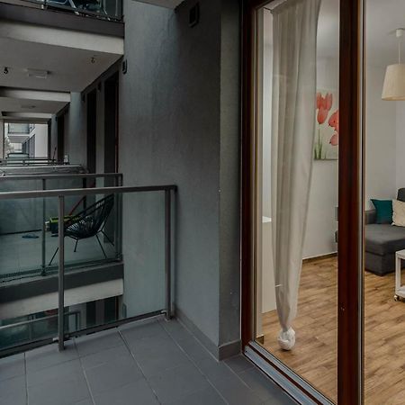 Chill Apartments Wola Center Varsovie Extérieur photo